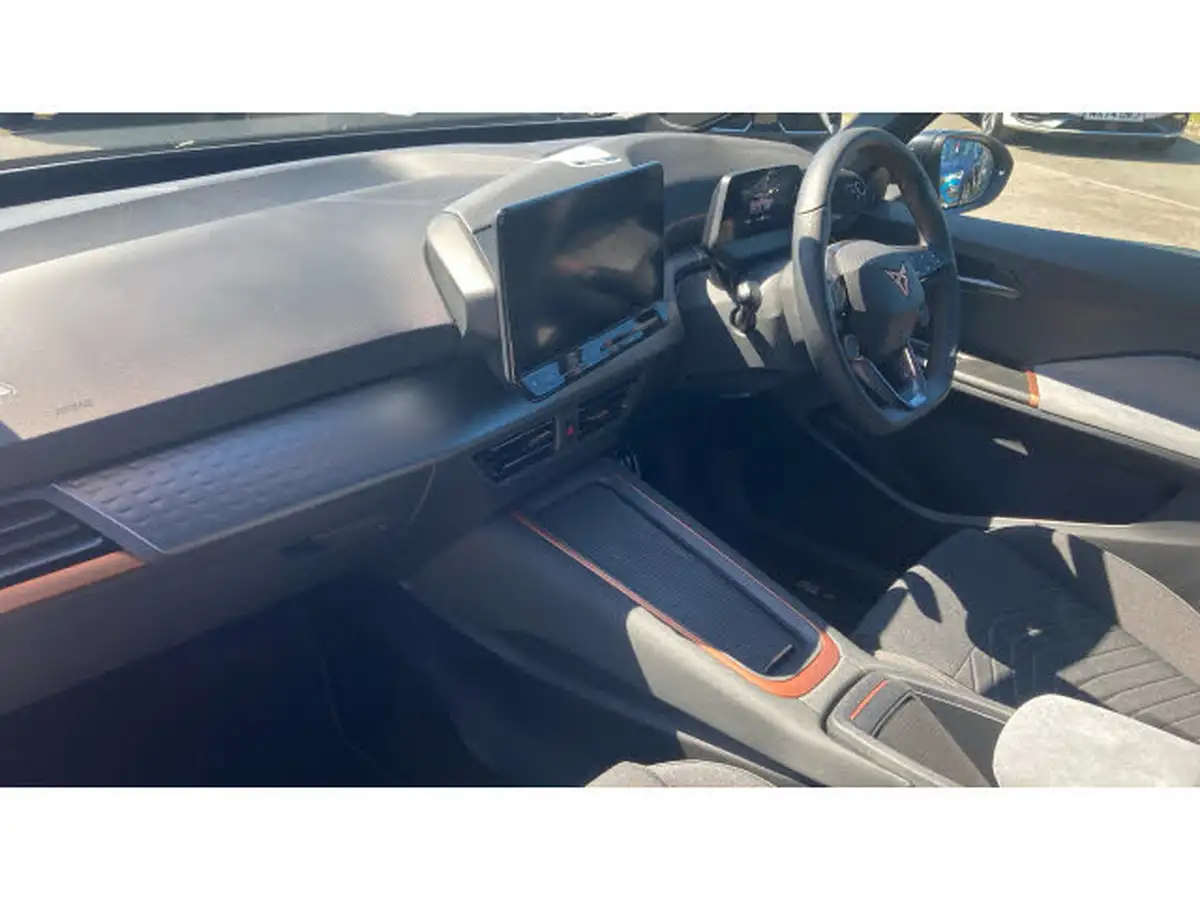 2024-cupra-born-e-v2-230ps-58kwh-e-boost-big-8