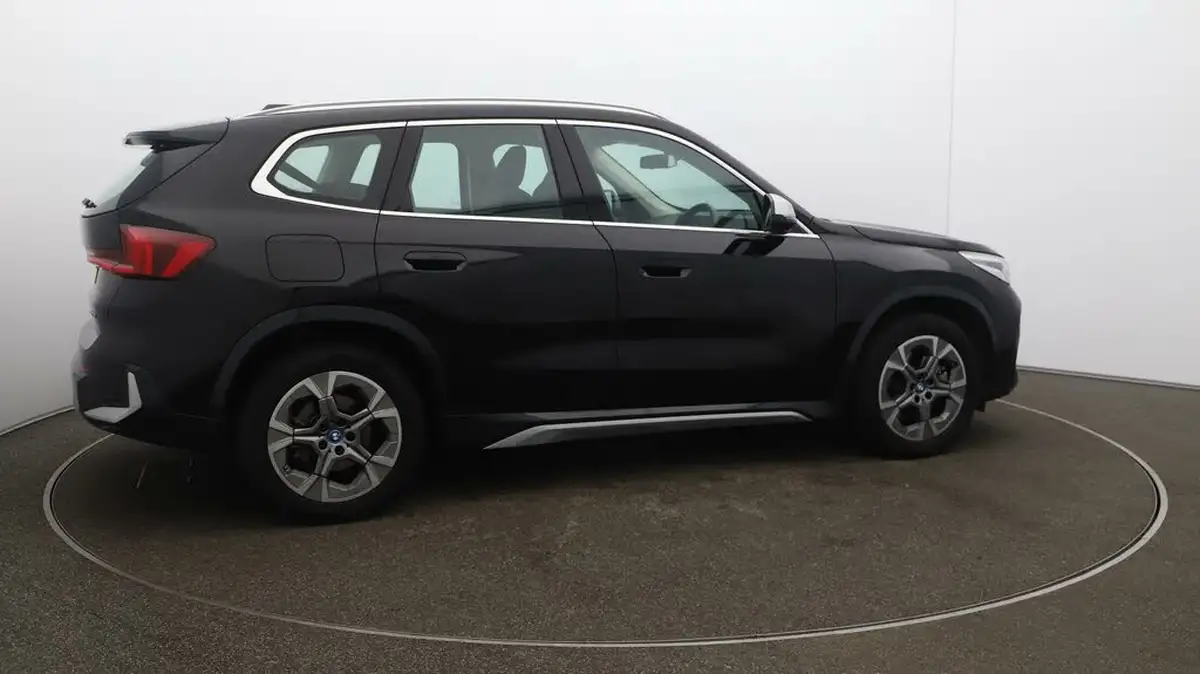 2023-bmw-x1-15-xdrive25e-xline-big-49