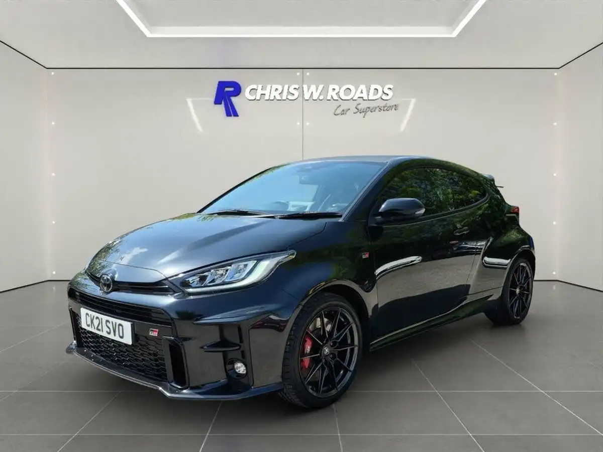 2021-toyota-yaris-16-gr-circuit-pack-big-6