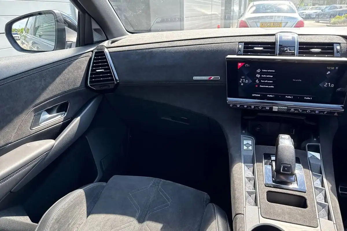 2019-ds-ds-7-crossback-20bluehdi-performance-line-big-19