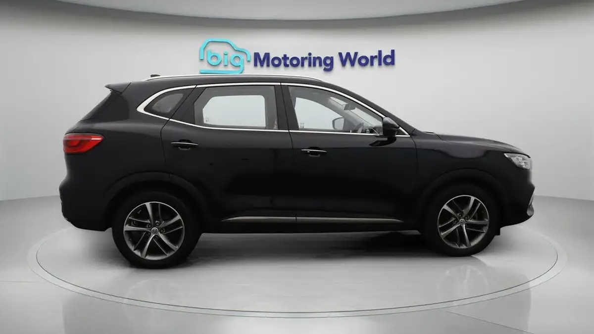 2022-mg-hs-15t-gdi-exclusive-162ps-dct-big-8
