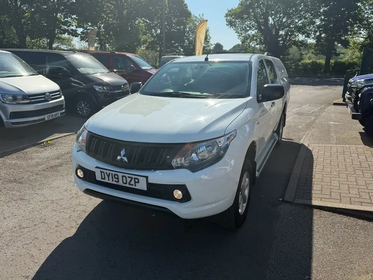 2019-mitsubishi-l200-24di-d-4life-eu6b-double-pickup-big-6