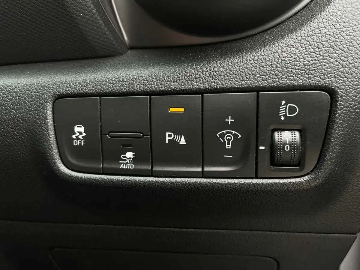 2022-hyundai-kona-e-premium-204ps-64kwh-7kw-obc-big-47