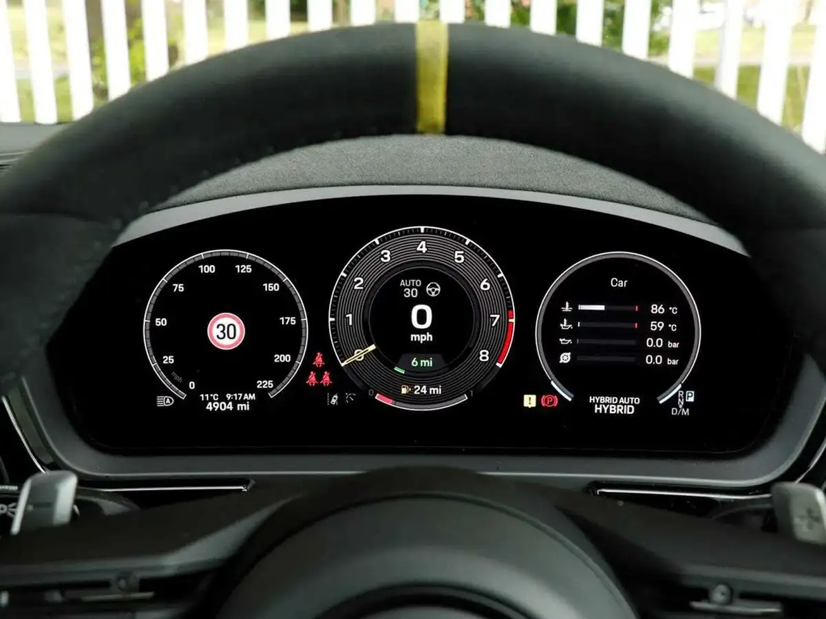 2024-porsche-cayenne-40-v8-turbo-e-hybrid-gt-package-coupe-big-12