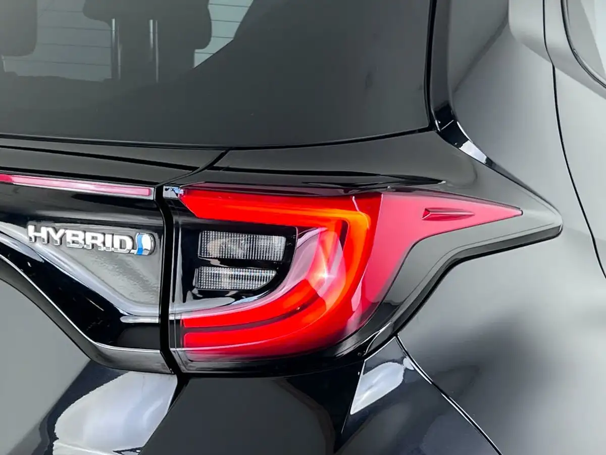 2022-toyota-yaris-15-vvt-i-dynamic-big-9