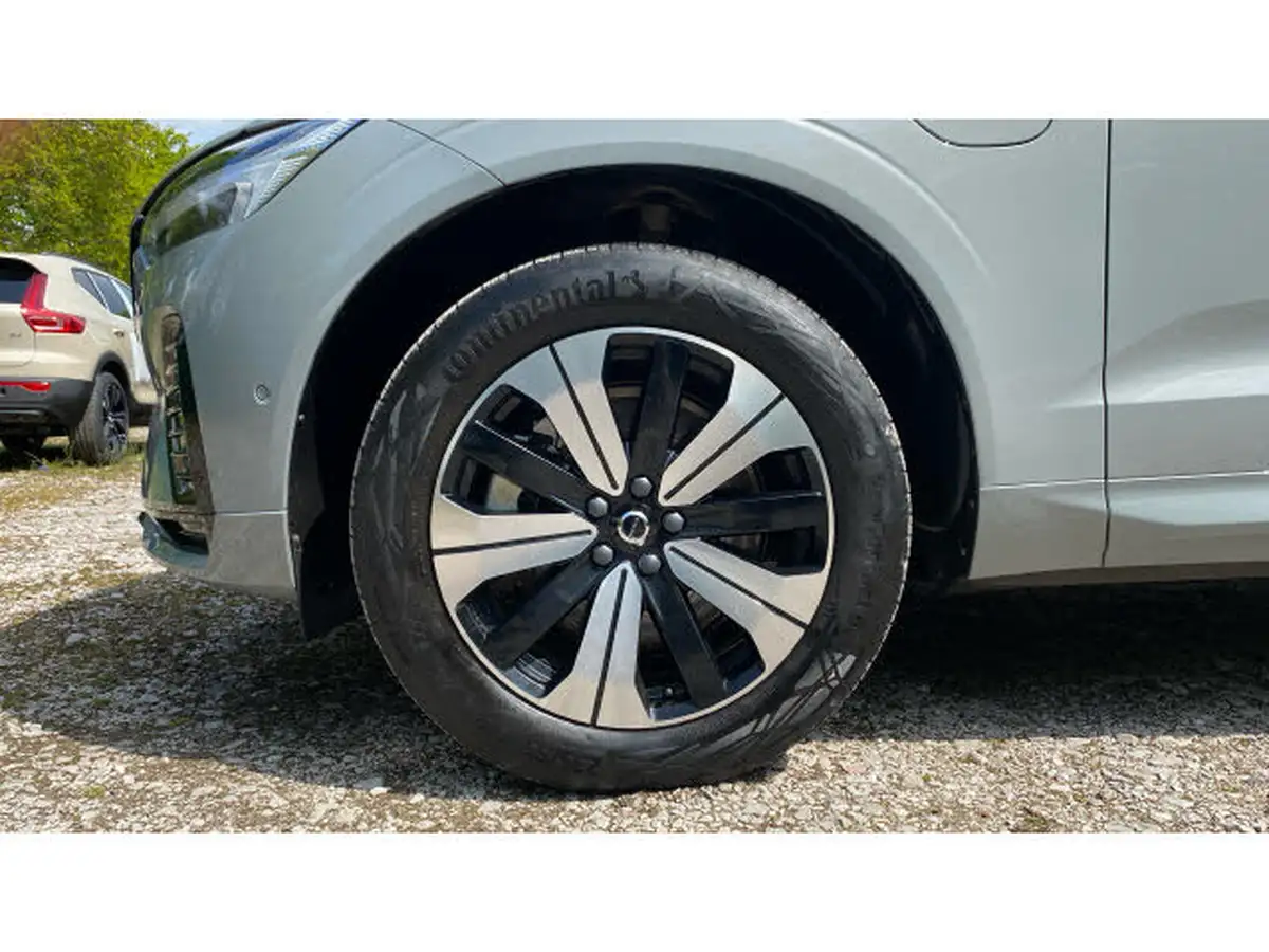 2024-volvo-xc60-20-b5-plus-big-15