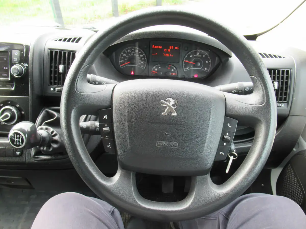 2020-peugeot-boxer-22-bluehdi-professional-335-l3-h2-panel-big-20