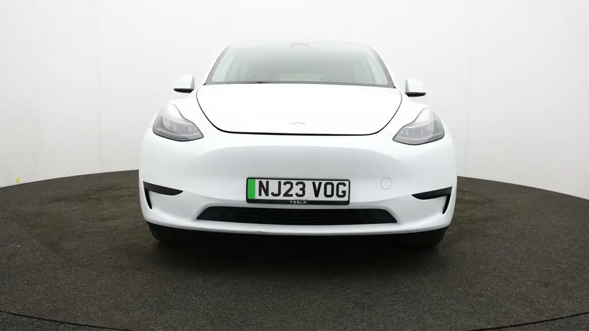 2023-tesla-model-y-e-rwd-big-1