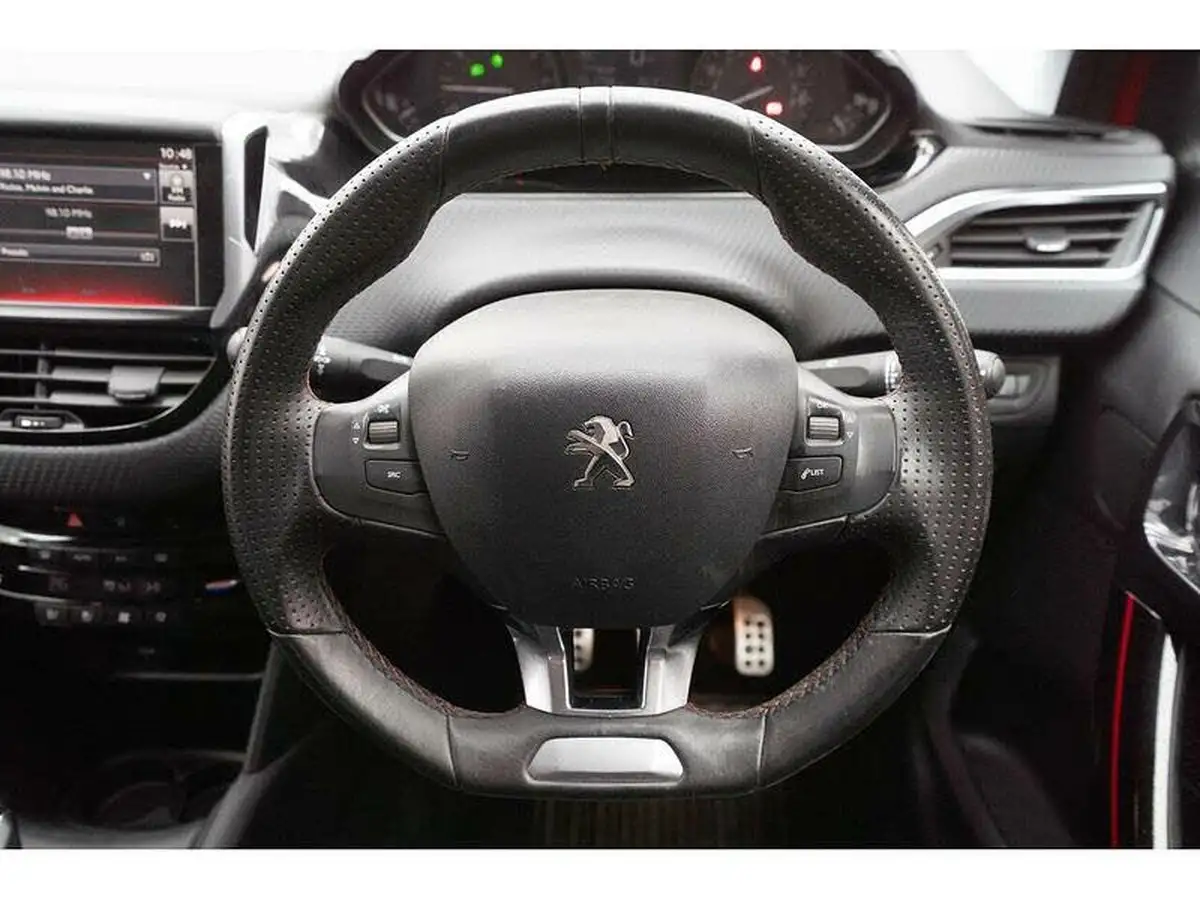 2016-peugeot-208-12-puretech-gt-line-5d-big-26