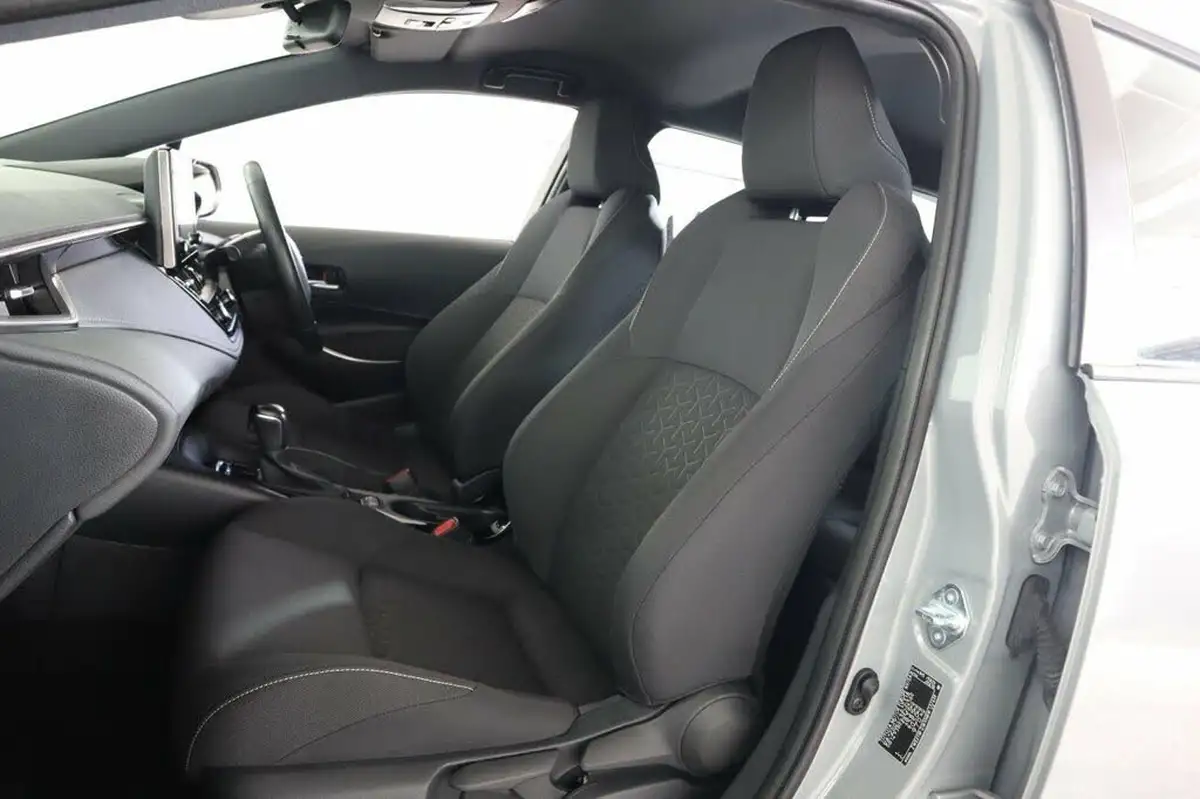 2021-toyota-corolla-18-vvt-i-icon-tech-spare-wheel-touring-sports-5d-big-44
