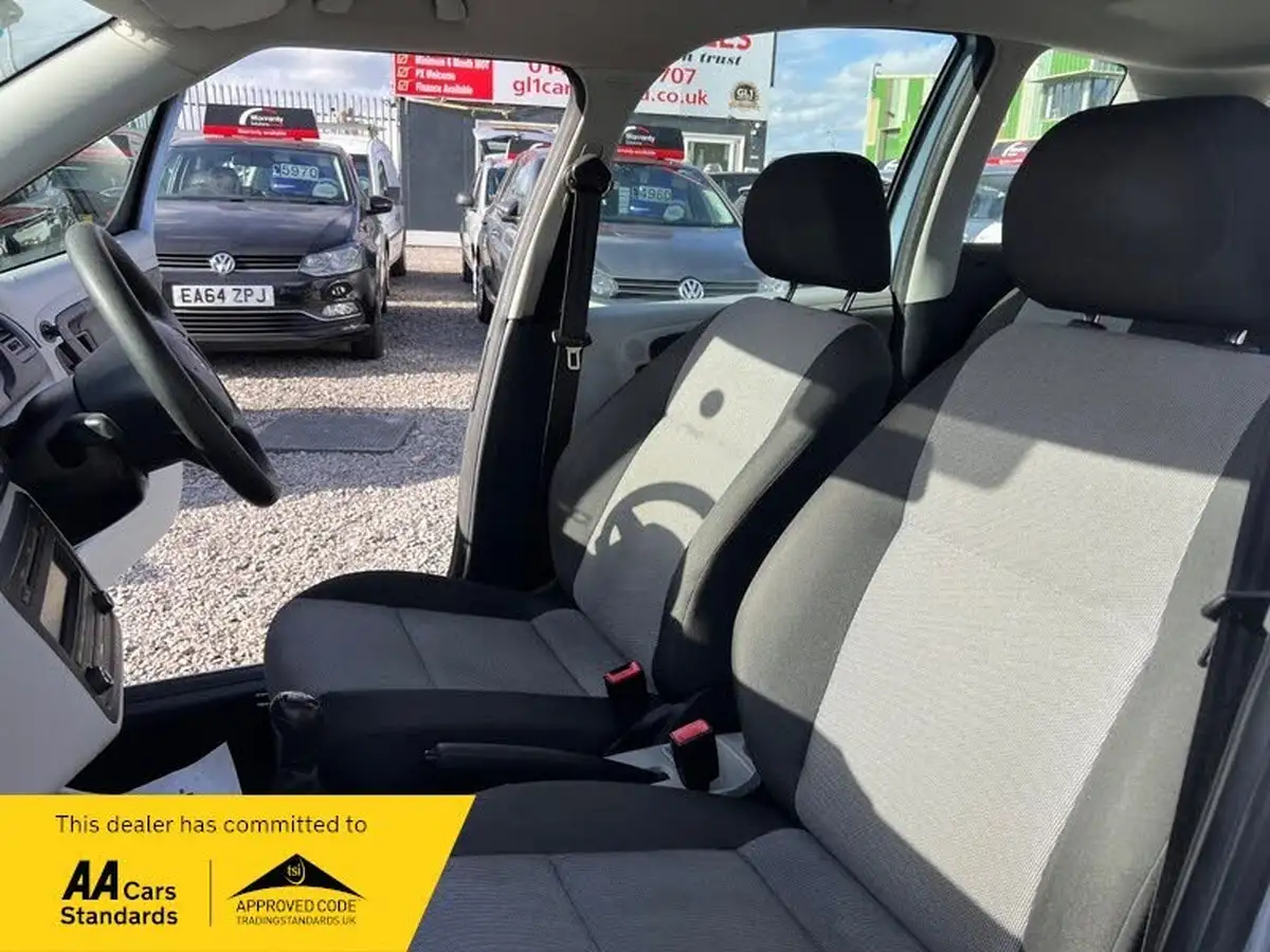 2013-skoda-roomster-12-s-1198cc-big-22