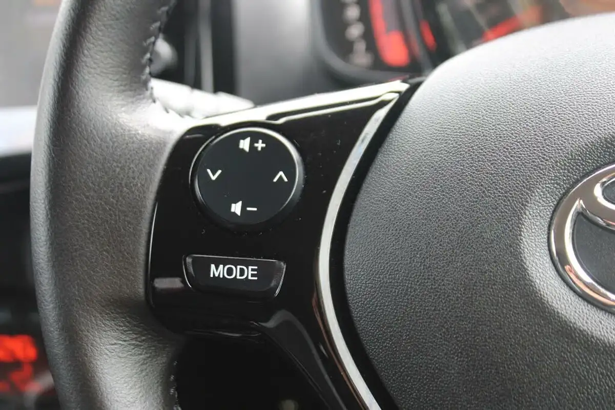 2018-toyota-aygo-10-vvt-i-x-press-71bhp-big-21