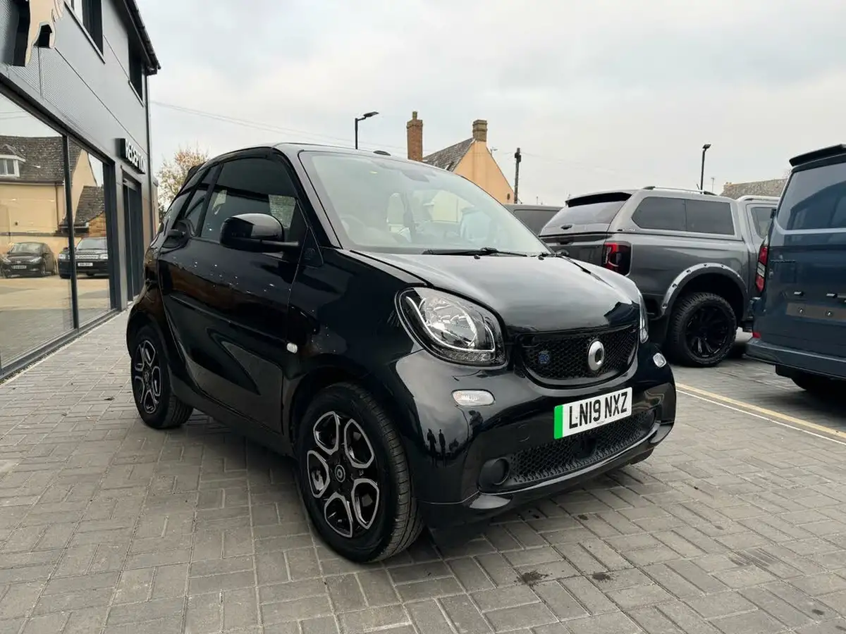 2019-smart-fortwo-big-1