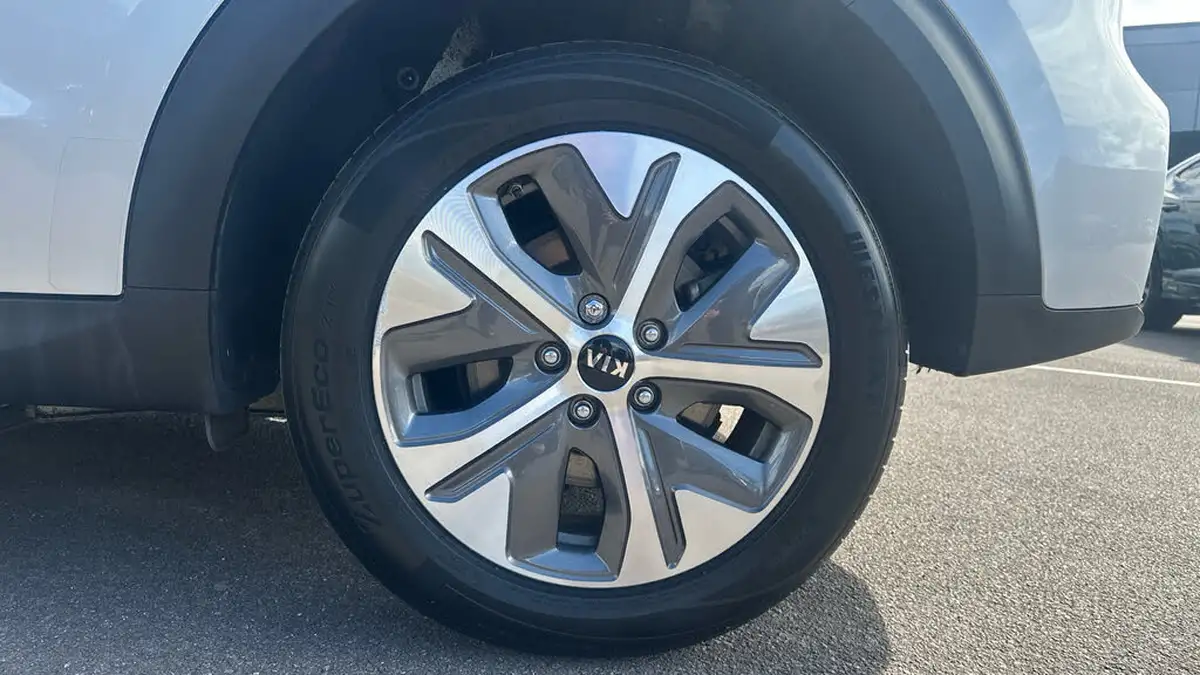 2021-kia-e-niro-ev-4-big-17