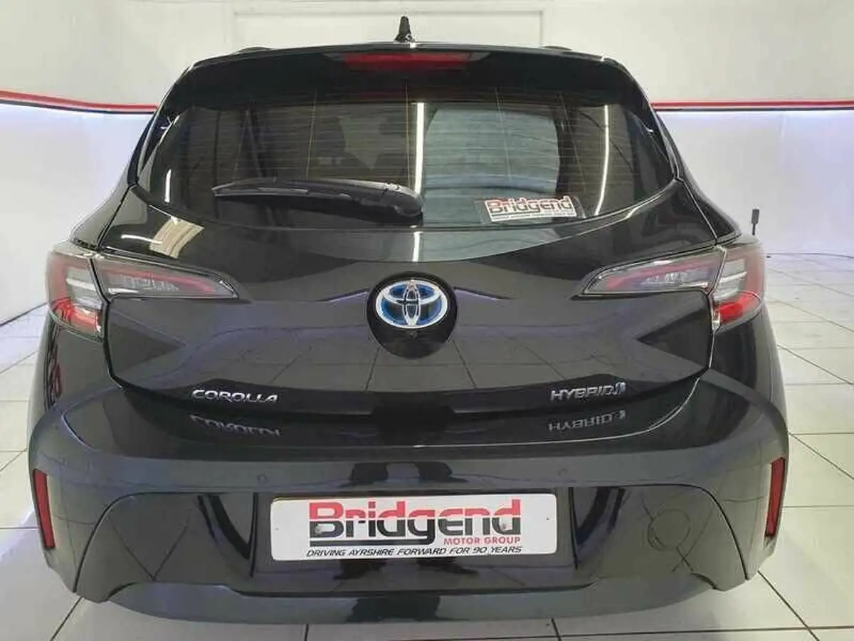 2021-toyota-corolla-18-vvt-i-icon-tech-trk-hatchback-5d-big-4