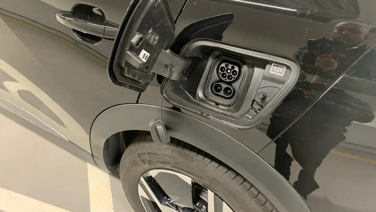 2024-peugeot-2008-suv-e-allure-136ps-50kwh-big-48