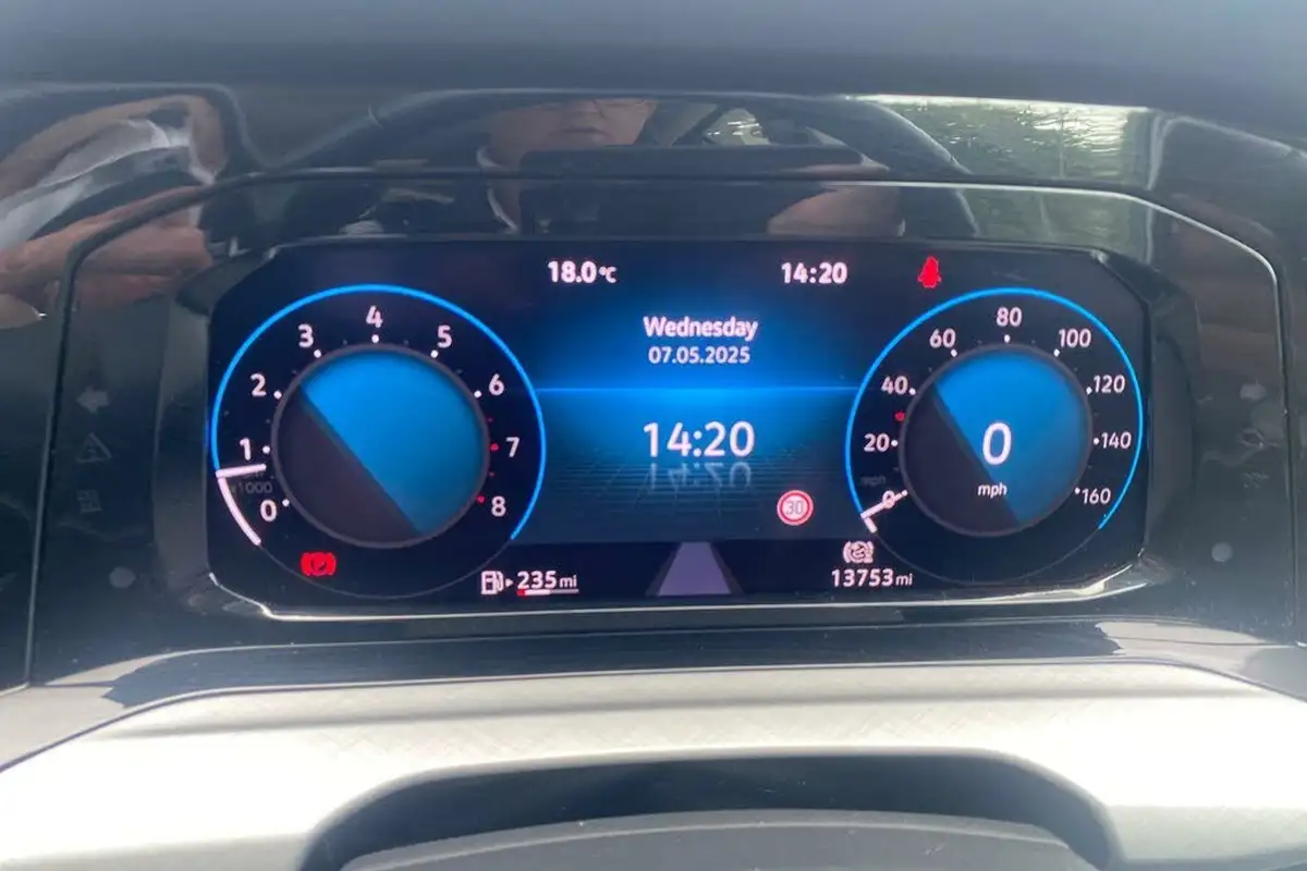 2022-volkswagen-golf-15-tsi-life-130ps-hatchback-big-50