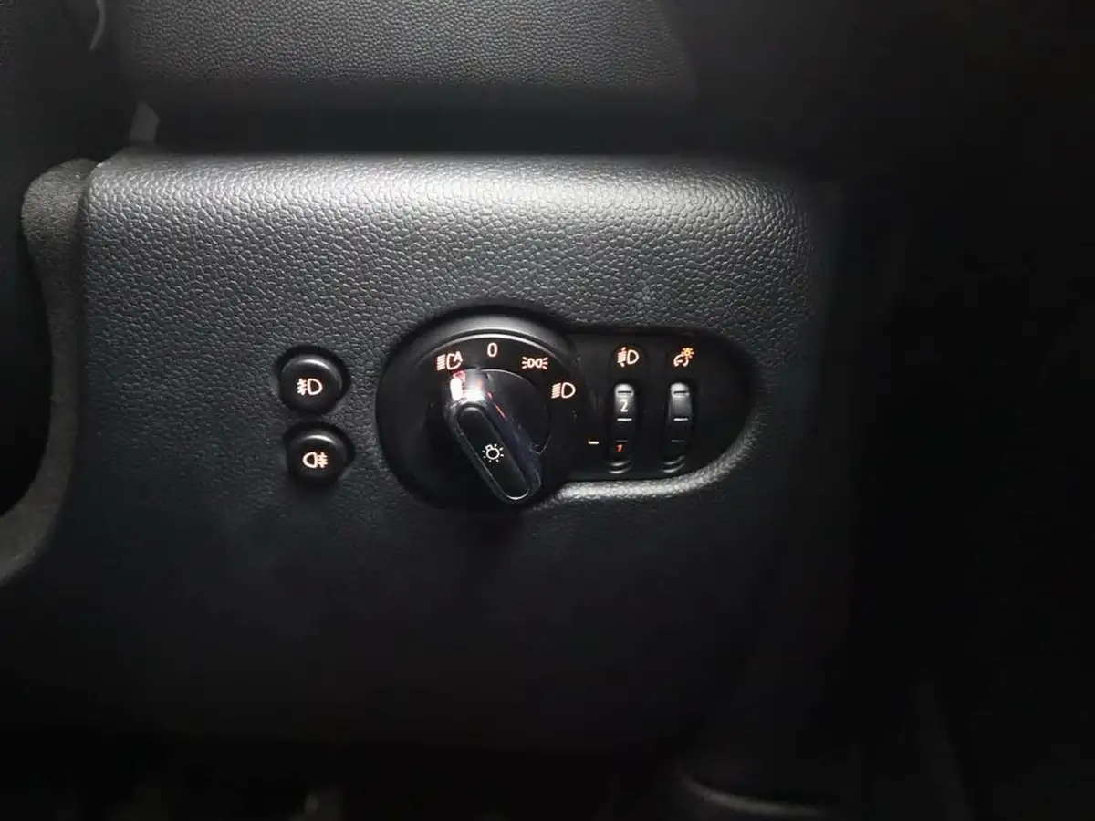 2019-mini-cooper-15-cooper-classic-hatchback-5d-big-39
