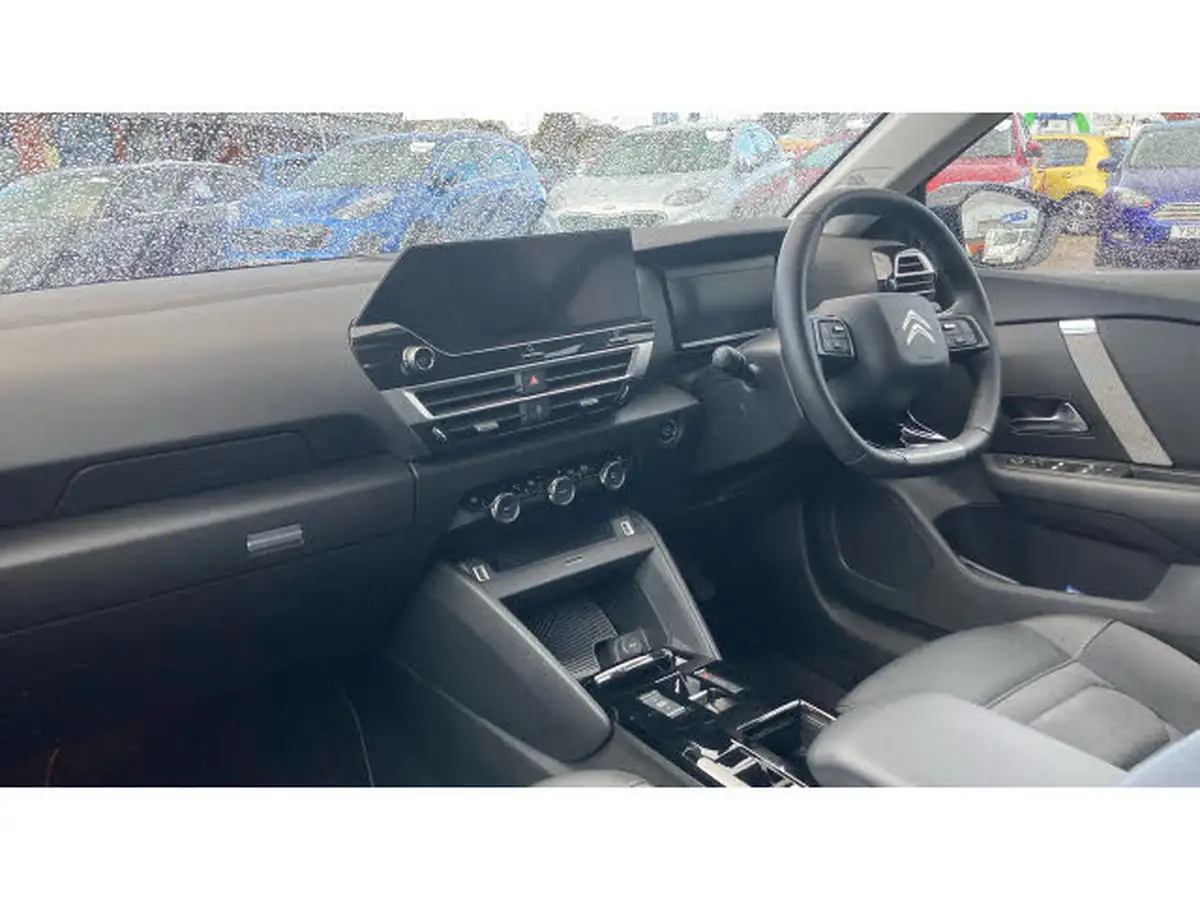 2024-citroen-c4-e-e-series-156ps-54kwh-big-8