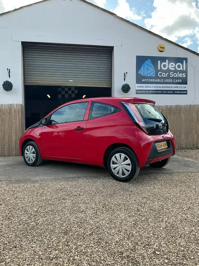 2015-toyota-aygo-10-vvt-i-x-3d-big-4
