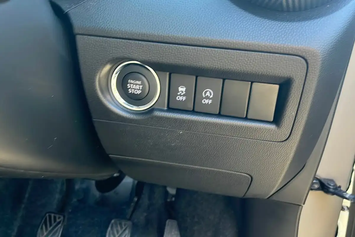 2022-suzuki-ignis-12-dualjet-sz5-big-20