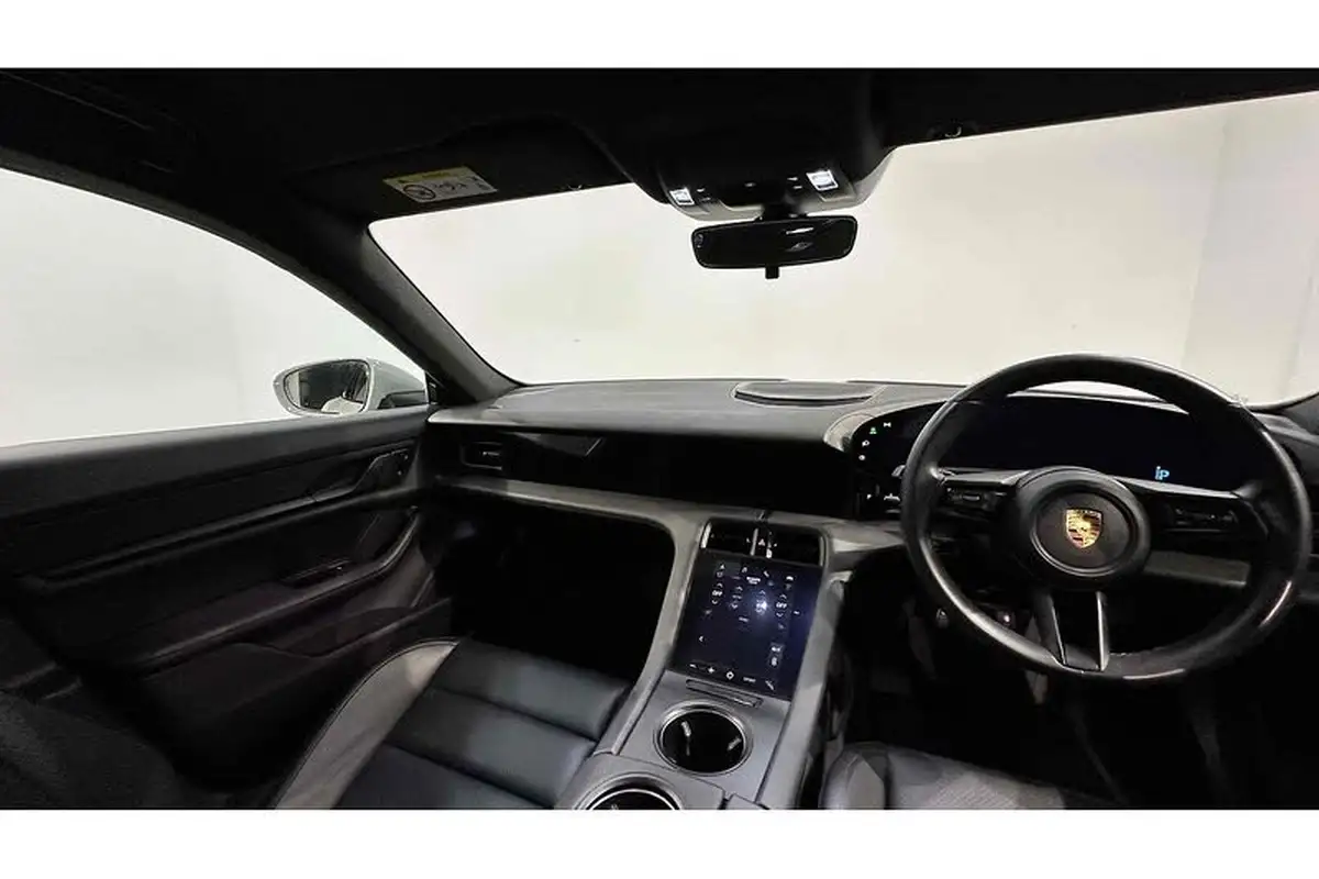 2021-porsche-taycan-e-4s-530ps-big-28