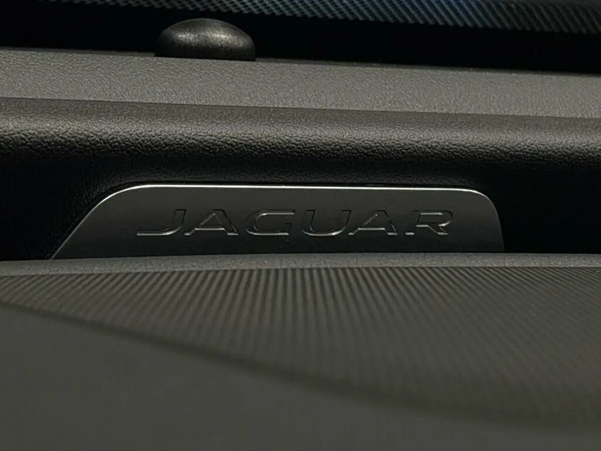 2020-jaguar-xe-20d-r-dynamic-s-big-27