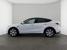 2022-tesla-model-y-e-long-range-small-3