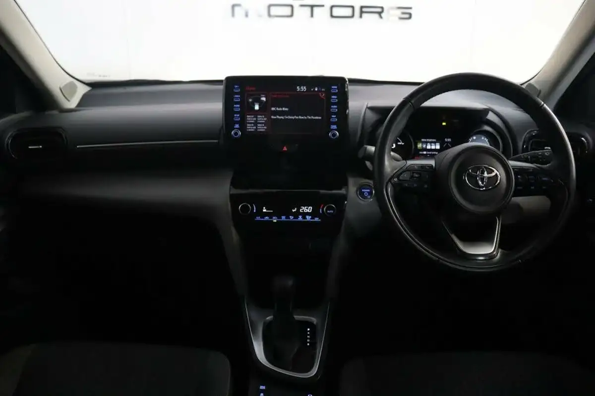 2022-toyota-yaris-cross-15-vvt-i-icon-big-1