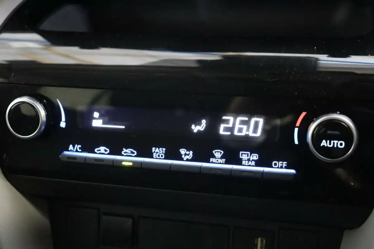 2022-toyota-yaris-cross-15-vvt-i-icon-big-25