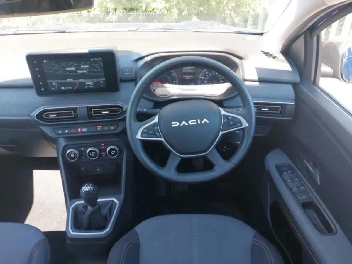 2024-dacia-sandero-stepway-10-tce-extreme-90bhp-big-6
