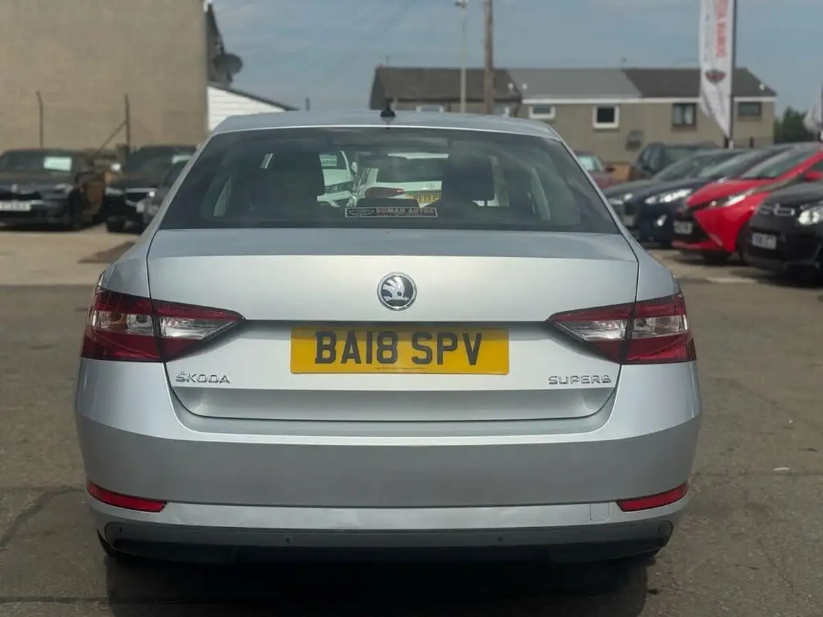 2018-skoda-superb-20tdi-scr-se-hatchback-dsg-big-5