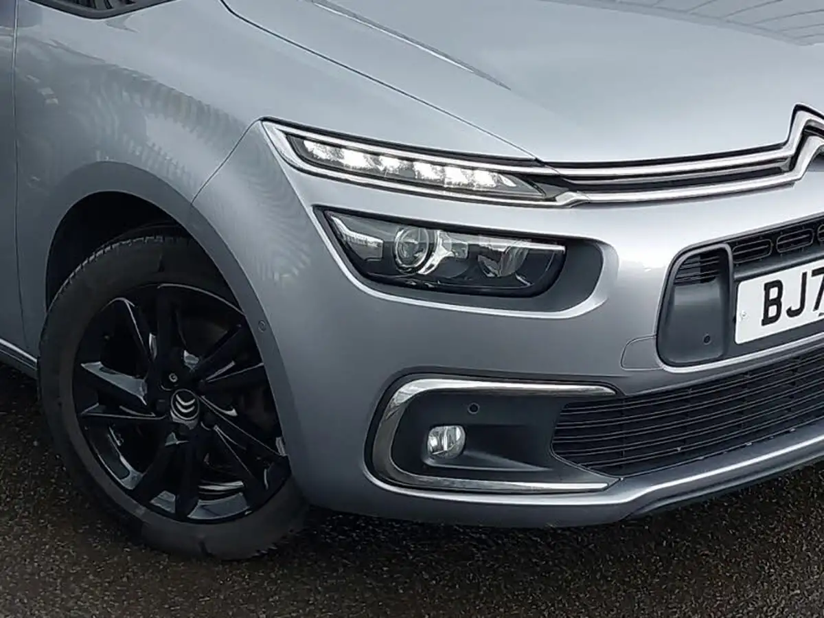 2021-citroen-grand-c4-spacetourer-12-puretech-shine-eat8-big-8