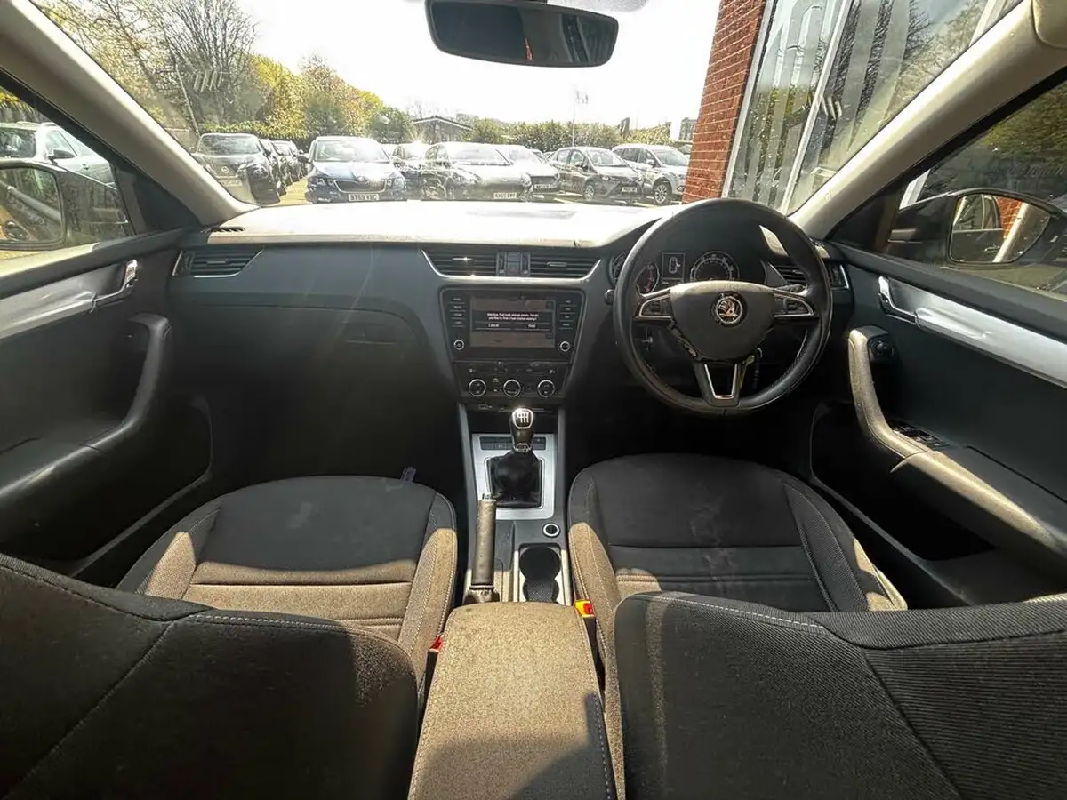 2020-skoda-octavia-10-tsi-se-technology-115ps-estate-big-33
