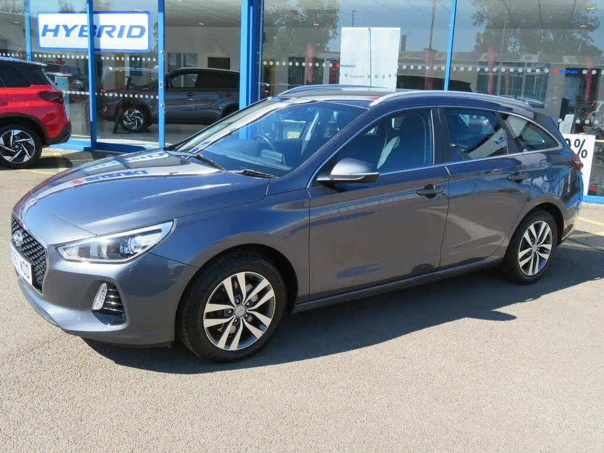 2018-hyundai-i30-10-t-gdi-se-tourer-big-4