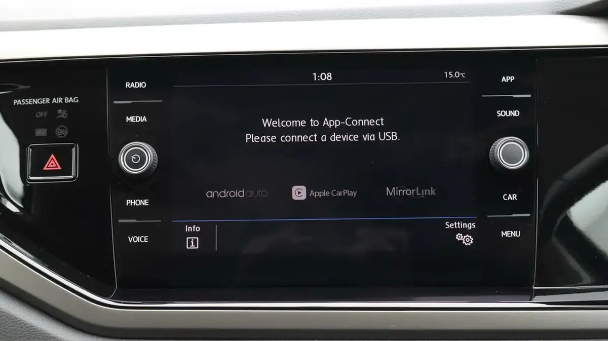 2021-volkswagen-polo-10-tsi-match-big-25