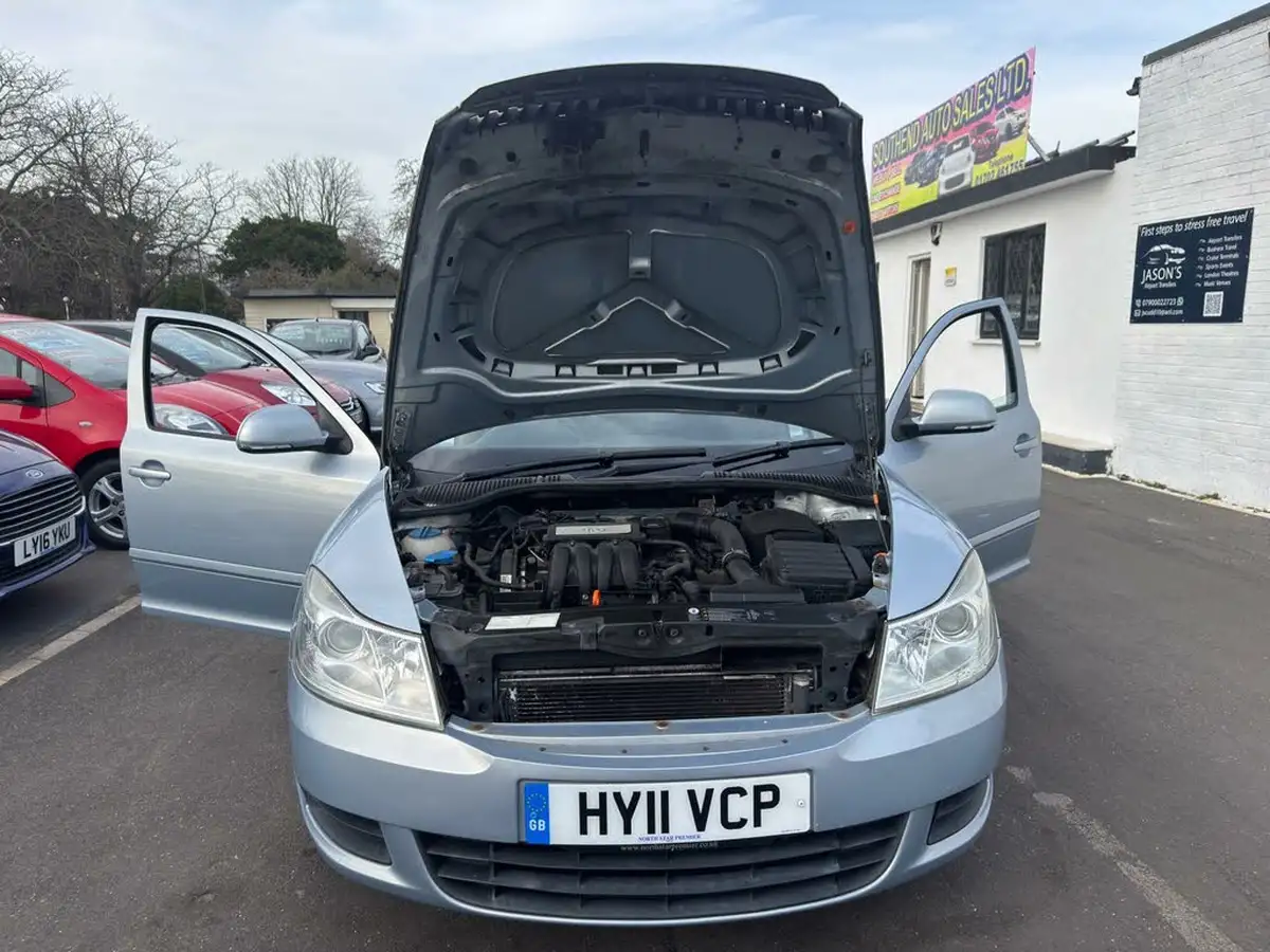 2011-skoda-octavia-16-se-hatchback-big-47