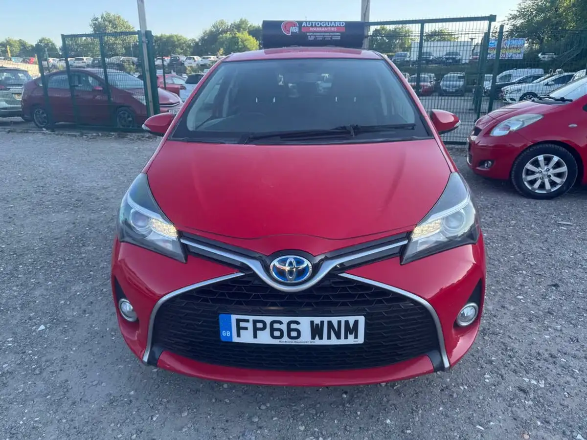 2016-toyota-yaris-15-vvt-i-design-bi-tone-hybrid-big-4