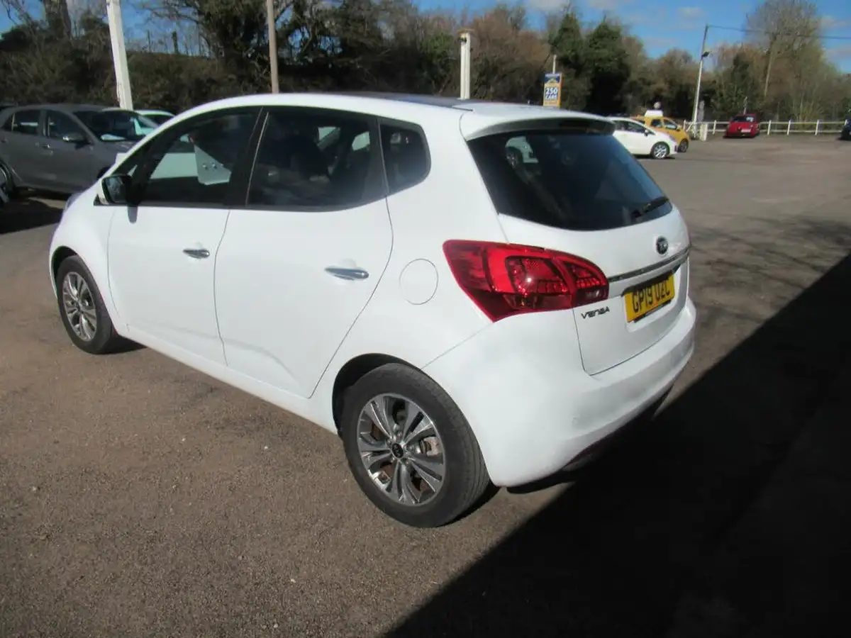 2019-kia-venga-16-4-auto-big-4