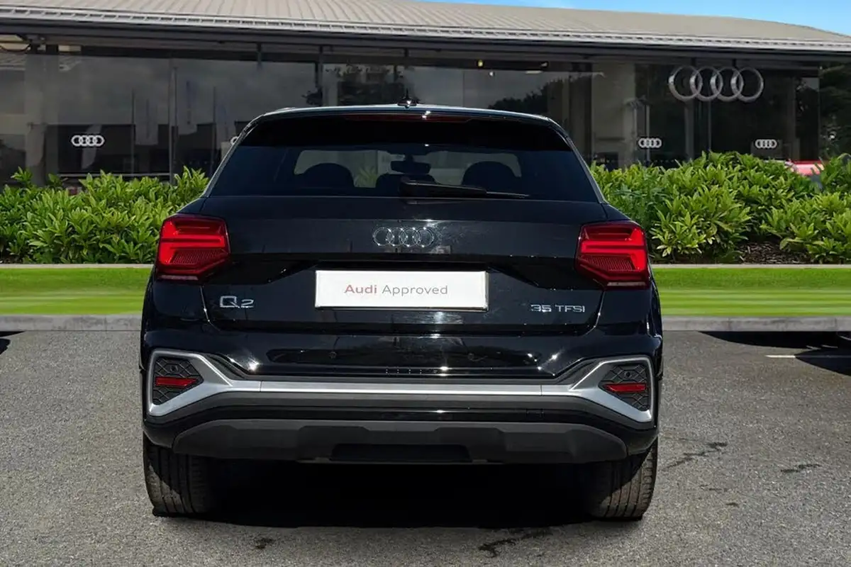 2024-audi-q2-15-35-tfsi-s-line-tronic-big-3