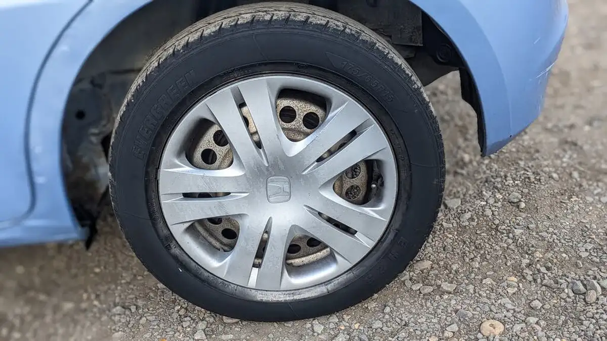 2010-honda-jazz-12-s-big-24