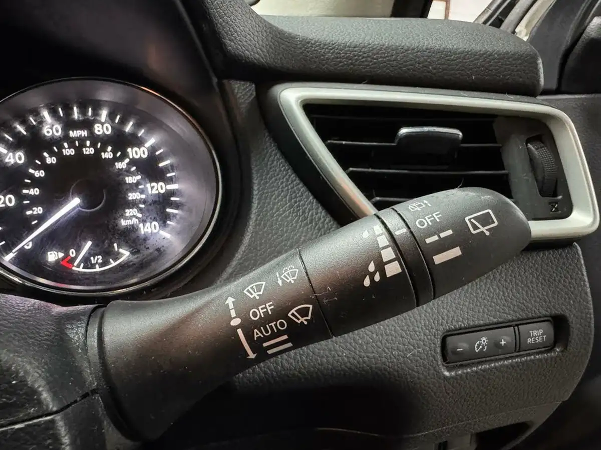 2015-nissan-qashqai-15dci-n-tec-big-18