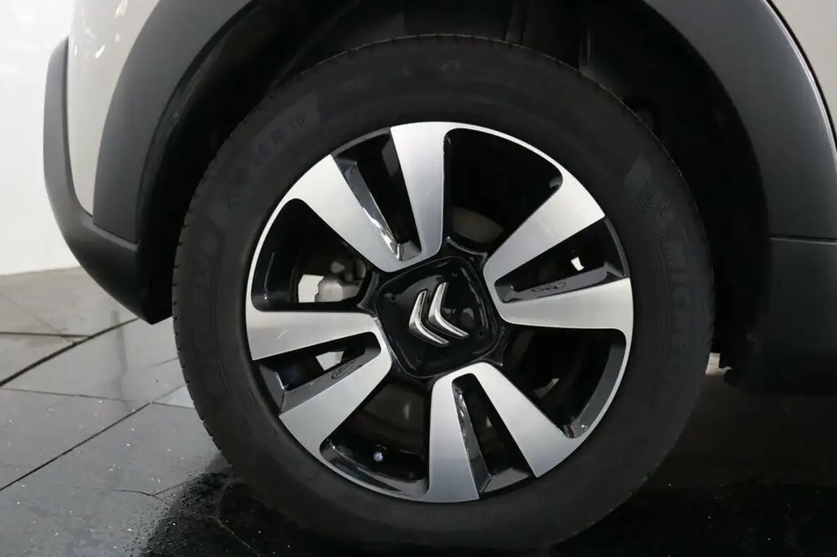 2024-citroen-c3-12-puretech-plus-110ps-eat6-big-29