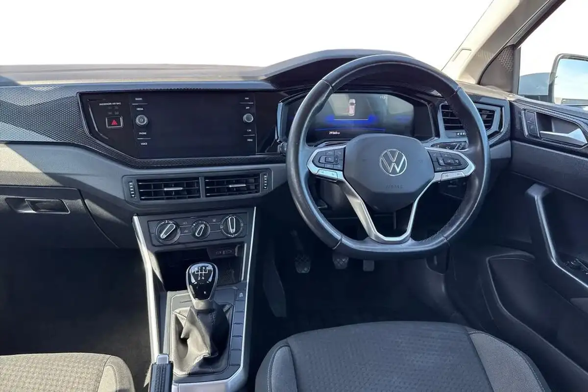 2023-volkswagen-polo-10-tsi-life-big-17