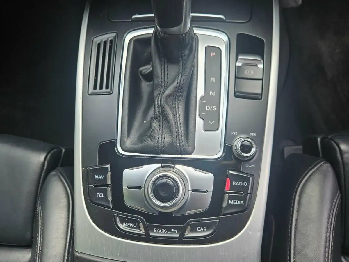 2015-audi-a4-avant-20-tdi-s-line-nav-190ps-multitronic-big-22