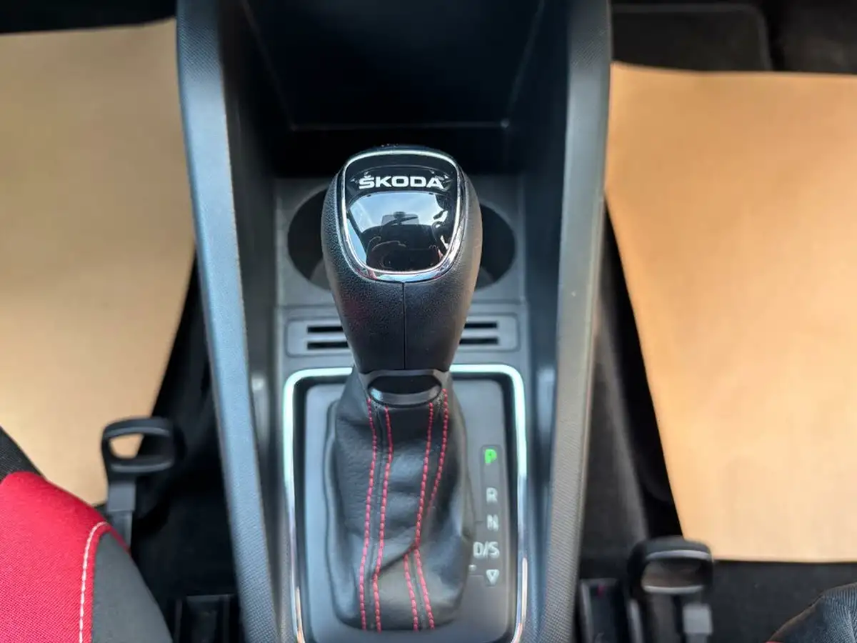 2021-skoda-fabia-10-tsi-monte-carlo-95ps-hatchback-dsg-big-12