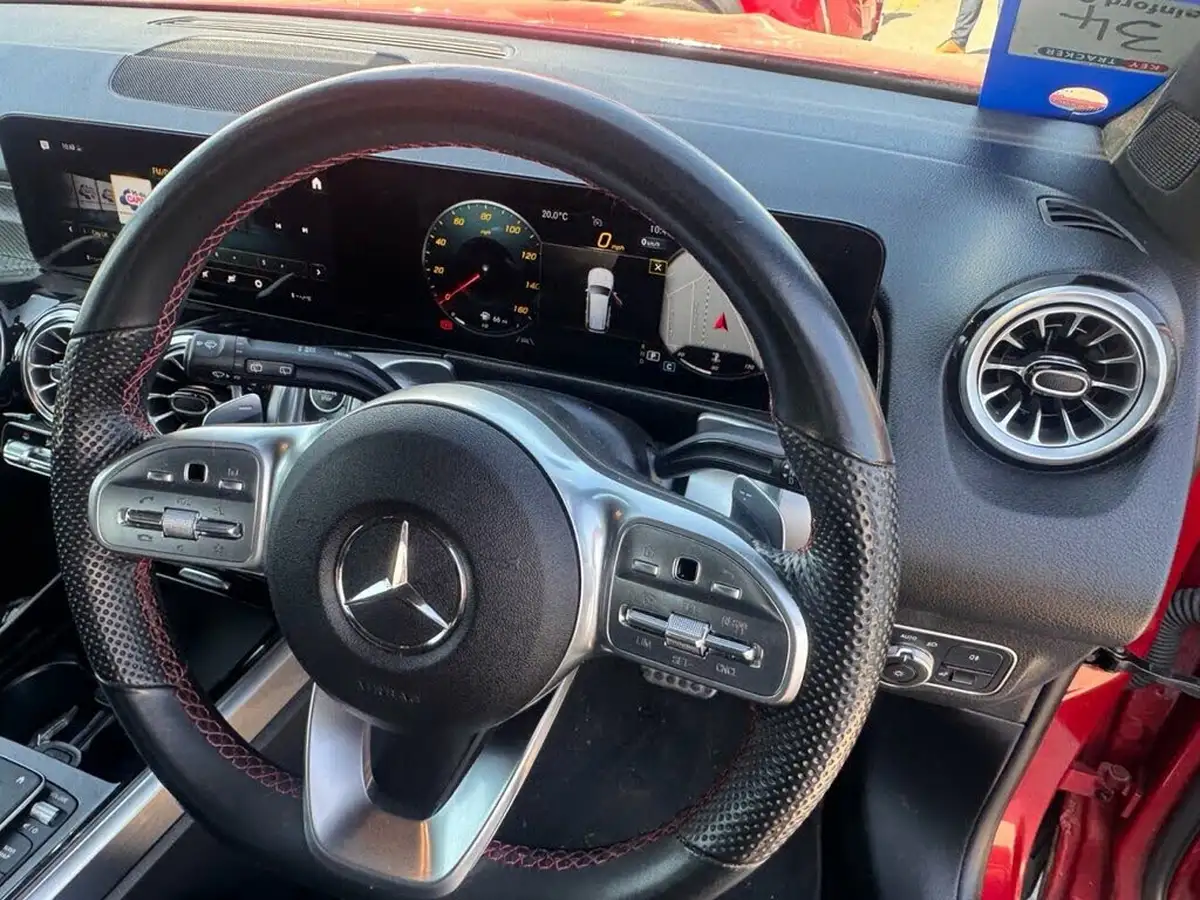 2022-mercedes-benz-glb-class-13-glb200-amg-line-premium-7g-tronic-big-11