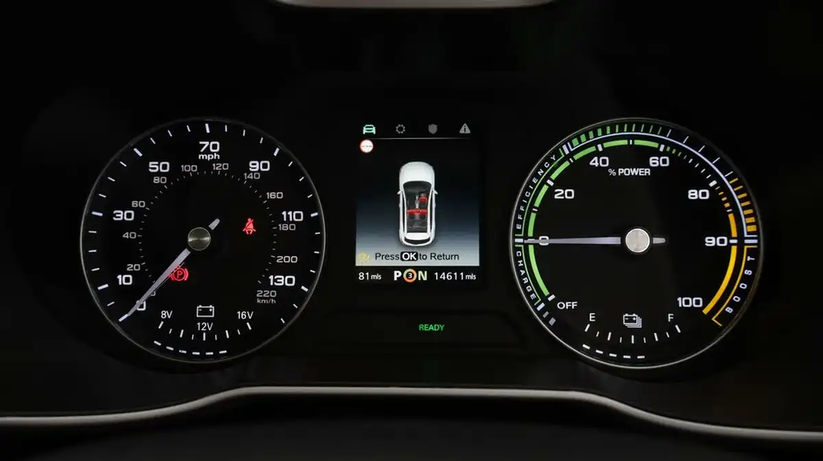 2021-mg-zs-suv-e-exclusive-ev-big-10