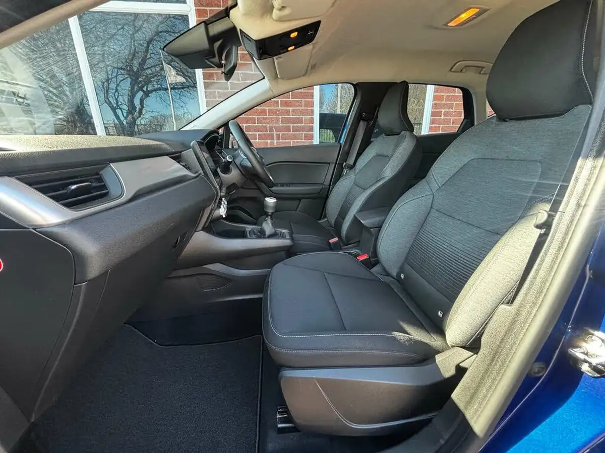 2020-renault-captur-10-tce-play-100bhp-big-12