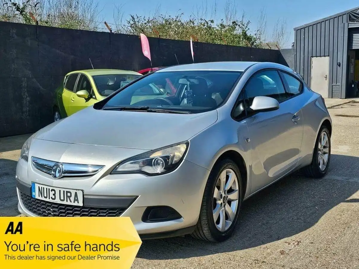 2013-vauxhall-astra-gtc-16-sport-16v-turbo-180ps-big-3